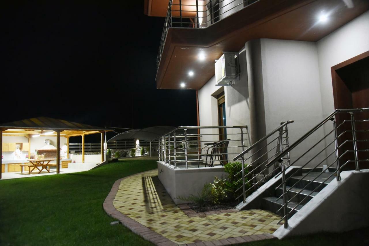 Athina Luxury Apartments Ayios Nikolaos Bagian luar foto